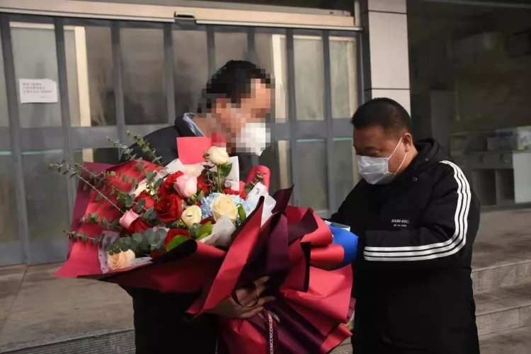 邢台首例新型冠状病毒患者治愈出院