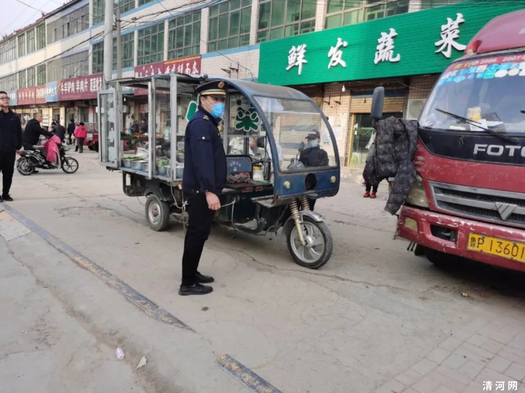 城管执法局将长江街，三羊街，运河街，嵩山路，赣江街等流动摊点一 一处理