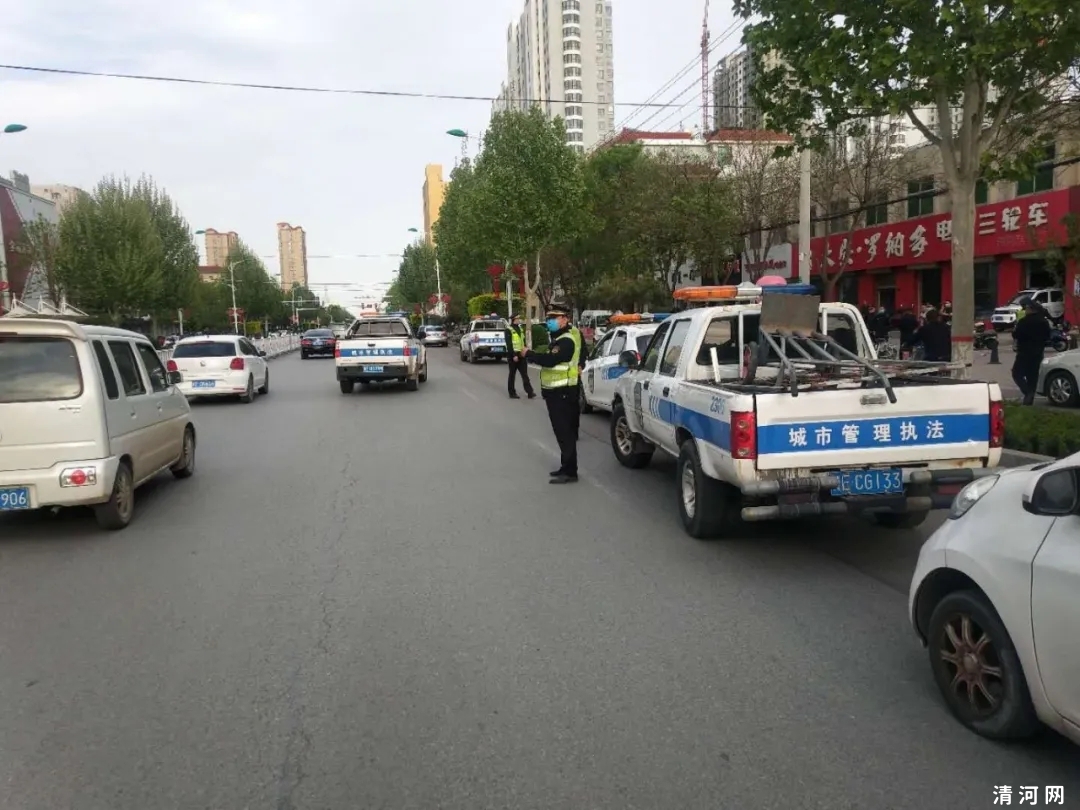城管执法局将长江街，三羊街，运河街，嵩山路，赣江街等流动摊点一 一处理