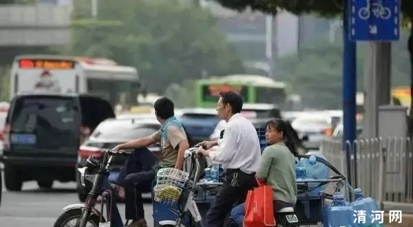 一盔一带