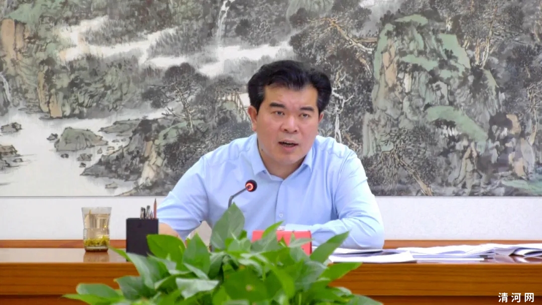 王俊红主持召开党政联席会议