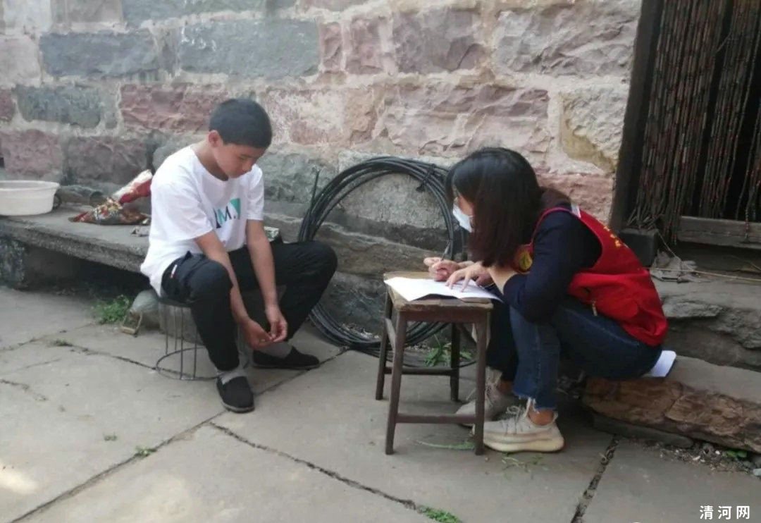 不忘初心 助力扶贫“扬帆护航 阳光助学”关爱在行动