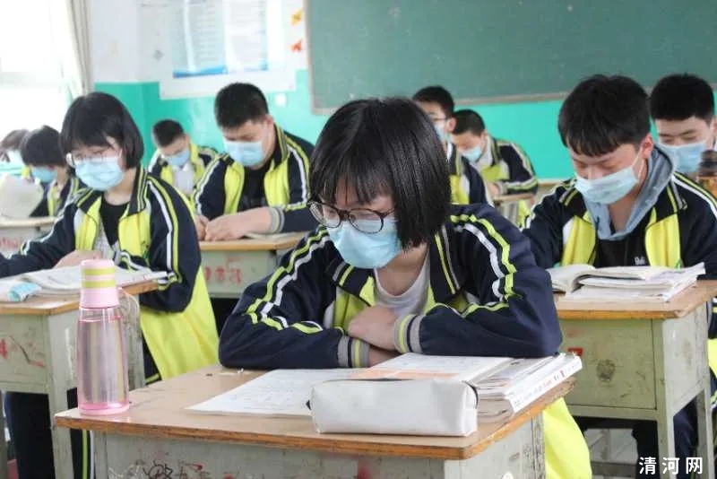 清河县初三开学