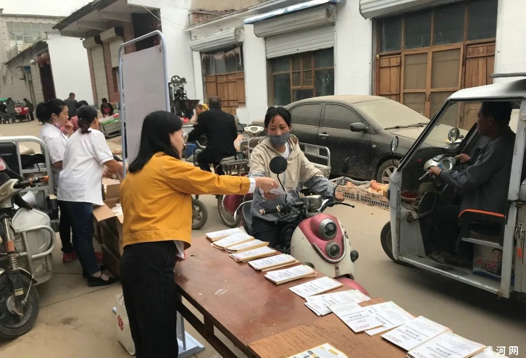 清河县委网信办联合谢炉镇开展网络安全与网络辟谣进农村活动