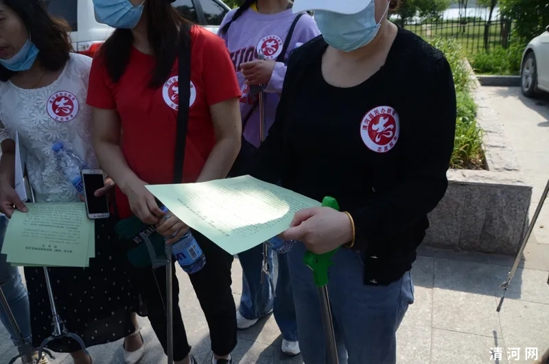 民办教育党委组织开展“展示形象、美化环境” 志愿服务活动
